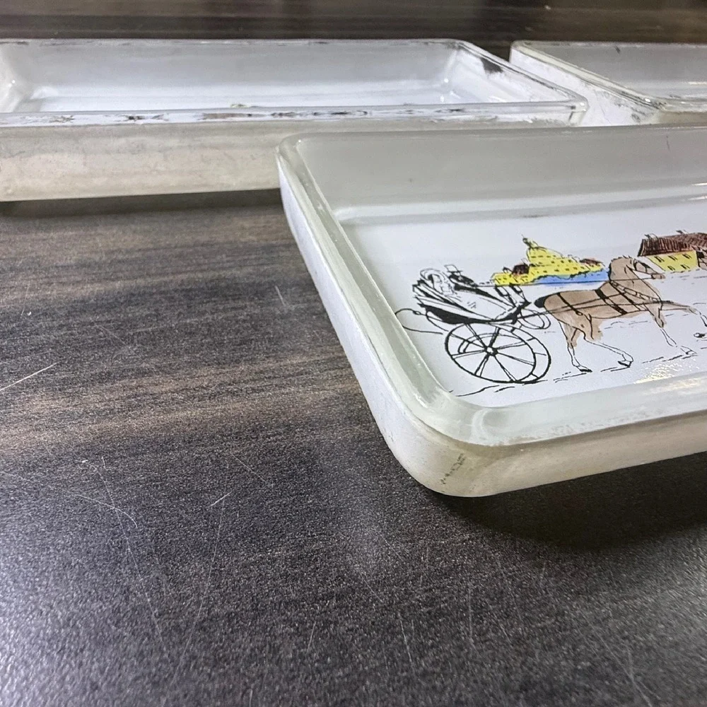 Vintage‎ Glass Dresser Trays Set of 4 Horse Drawn Carriage Trinket Dishes